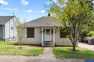 378 SW Oak St, Willamina, OR 97396