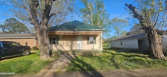 407 Irvine St, Paris, TN 38242