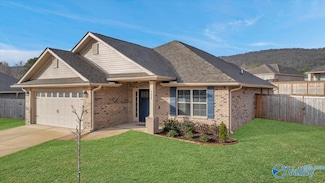 6220 Eagle Point Cir SE, Owens Cross Roads, AL 35763
