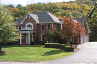 6602 Hidden Woods Dr, Roanoke, VA 24018