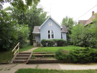 1337 Benton St, Rockford, IL 61107