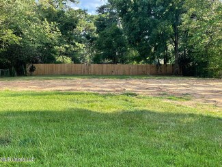 1227 Springdale Dr, Jackson, MS 39211