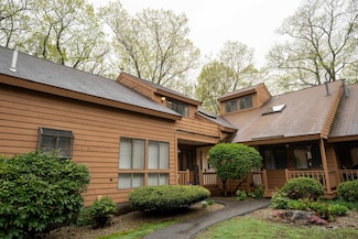 4 Clement Ct Unit 4, Haverhill, MA 01832