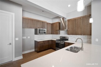 827 E 2nd St, Des Moines, IA 50309