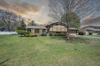 1750 Lochmoor Blvd, Jackson, MI 49201
