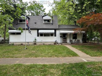 31784 Florence St, Garden City, MI 48135