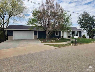 5613 High Meadow Dr, Manhattan, KS 66503