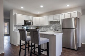 1016 Tulip Tree Rd, Fort Wayne, IN 46825