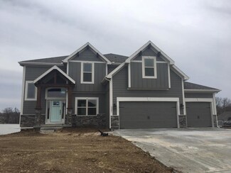 4800 N Montebella Dr, Riverside, MO 64150
