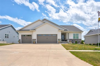 3055 Ridgeview Dr, Ely, IA 52227
