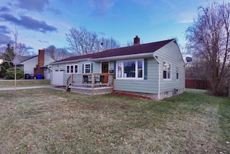 105 Birchcliff Pkwy, Burlington, VT 05401