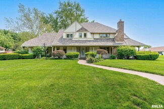 2025 E 47th St, Davenport, IA 52807