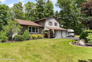 617 Cindy Ln, Ballston Spa, NY 12020