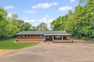 13 Edding Ln, Fairview Heights, IL 62208