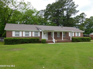 404 N Marlboro St, Mc Coll, SC 29570