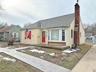 1735 SW Randolph Ave, Topeka, KS 66604