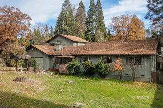 31 Cedar Ln, Weaverville, CA 96093