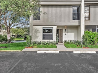 1381 NW 99th Ave Unit 172, Pembroke Pines, FL 33024