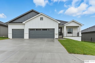8218 N 167th Ave, Bennington, NE 68007