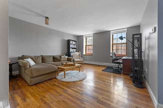 165 Winnisimmet St Unit 2C, Chelsea, MA 02150