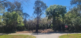 7291 Lake Dr, Sanford, FL 32771