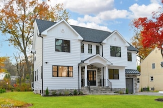 85 Kings Rd, Chatham, NJ 07928