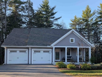 48 Three Ponds Dr, Brentwood, NH 03833