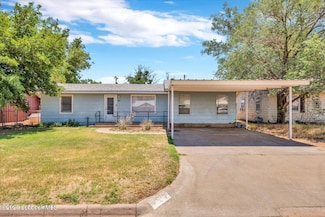 917 17th St, Seagraves, TX 79359