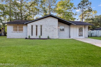 1909 University St, Gautier, MS 39553