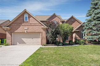 17217 Shinnecock Dr, Macomb, MI 48042