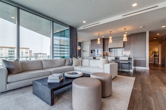 3130 N Harwood St Unit 1104, Dallas, TX 75201