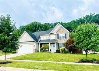 5620 W Longridge Dr, Seven Hills, OH 44131