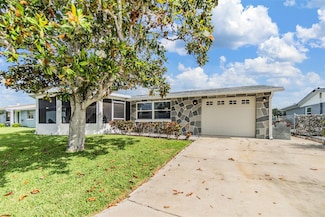 4041 Star Island Dr, Holiday, FL 34691