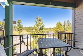 33757 Upper Leland Rd Unit B, Pinecrest, CA 95364
