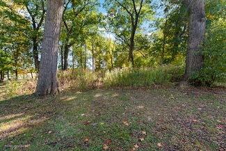 981 Vineyard Dr, Gurnee, IL 60031