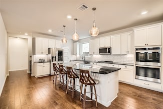 2081 Olivereta Dr, Lakewood Village, TX 75068