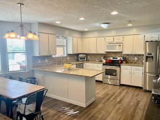 813 Tranquility Ln, Borger, TX 79007