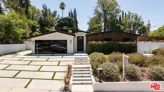 20748 Burbank Blvd, Woodland Hills, CA 91367