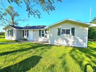 10407 County Road 497, New Bloomfield, MO 65063