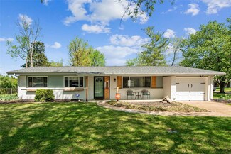 915 Broadhurst Dr, Ballwin, MO 63021