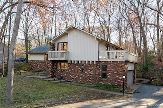 4993 Tiohero Blvd, Clarkston, MI 48348