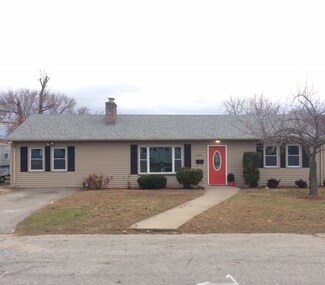 256 Pierce Ave, Warwick, RI 02888