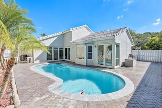 1086 SW 102nd Terrace, Pembroke Pines, FL 33025