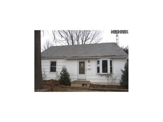 2000 Clearview Ave NW, Canton, OH 44708