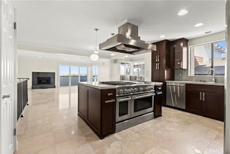 1817 11th St Unit C, Manhattan Beach, CA 90266