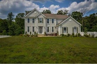 18 Francis Dr, Upton, MA 01568