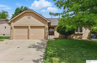 1910 Skyhawk Ave, Papillion, NE 68133
