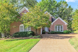 1004 Cedarview Ln, Franklin, TN 37067