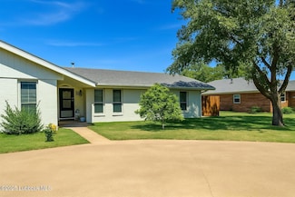 208 S Holliday St, Plainview, TX 79072