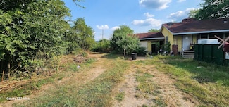 2710 E Walnut St, Paris, AR 72855